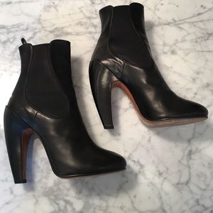 Alaia black leather booties 38